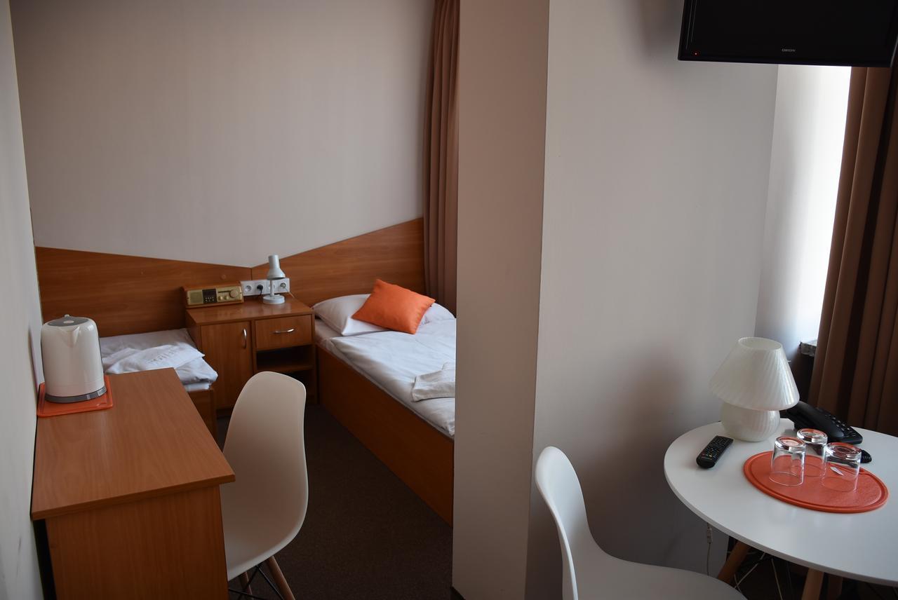 Hotel PZMot Lublin Buitenkant foto