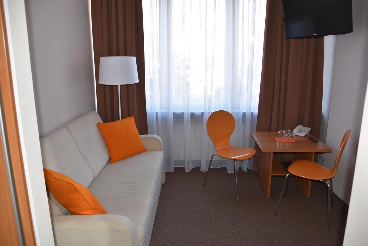 Hotel PZMot Lublin Buitenkant foto