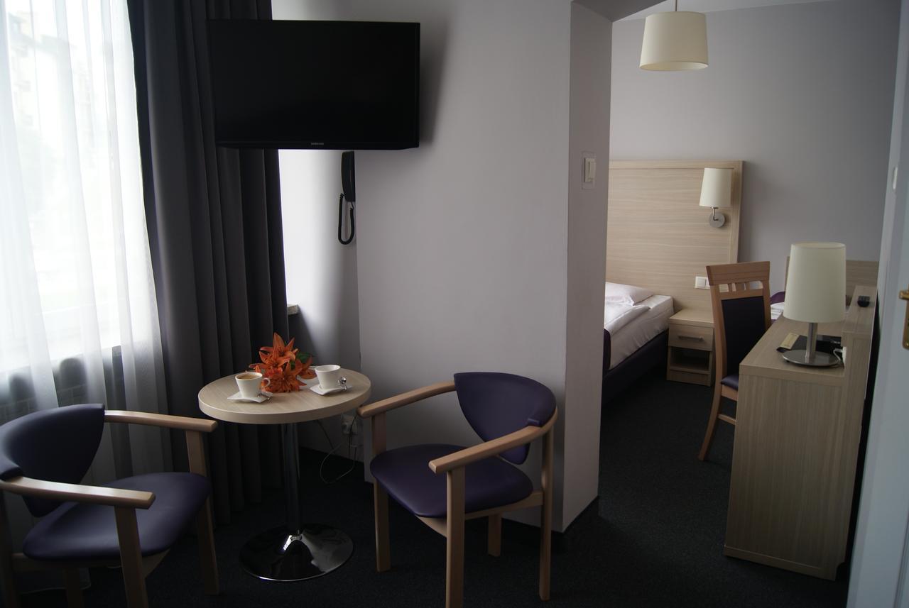 Hotel PZMot Lublin Buitenkant foto
