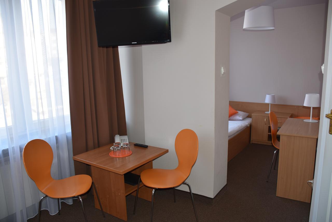 Hotel PZMot Lublin Buitenkant foto