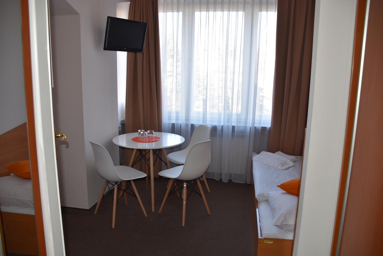 Hotel PZMot Lublin Buitenkant foto